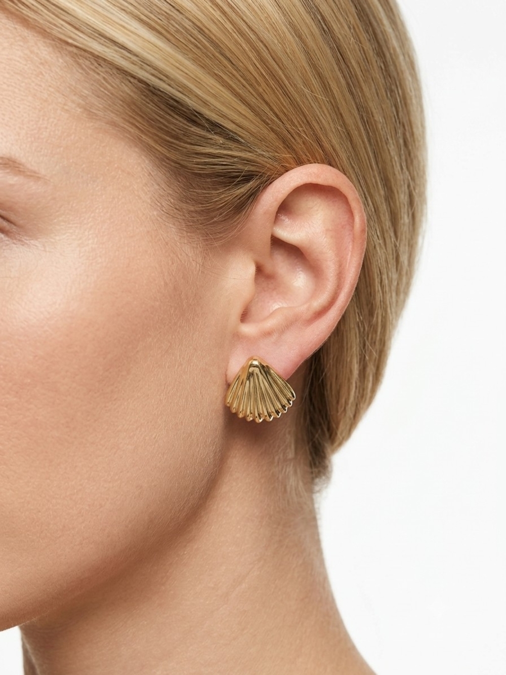 Gold Shell Stud Earrings Lightweight Preppy Summer Vacation Feminine Retro 80s